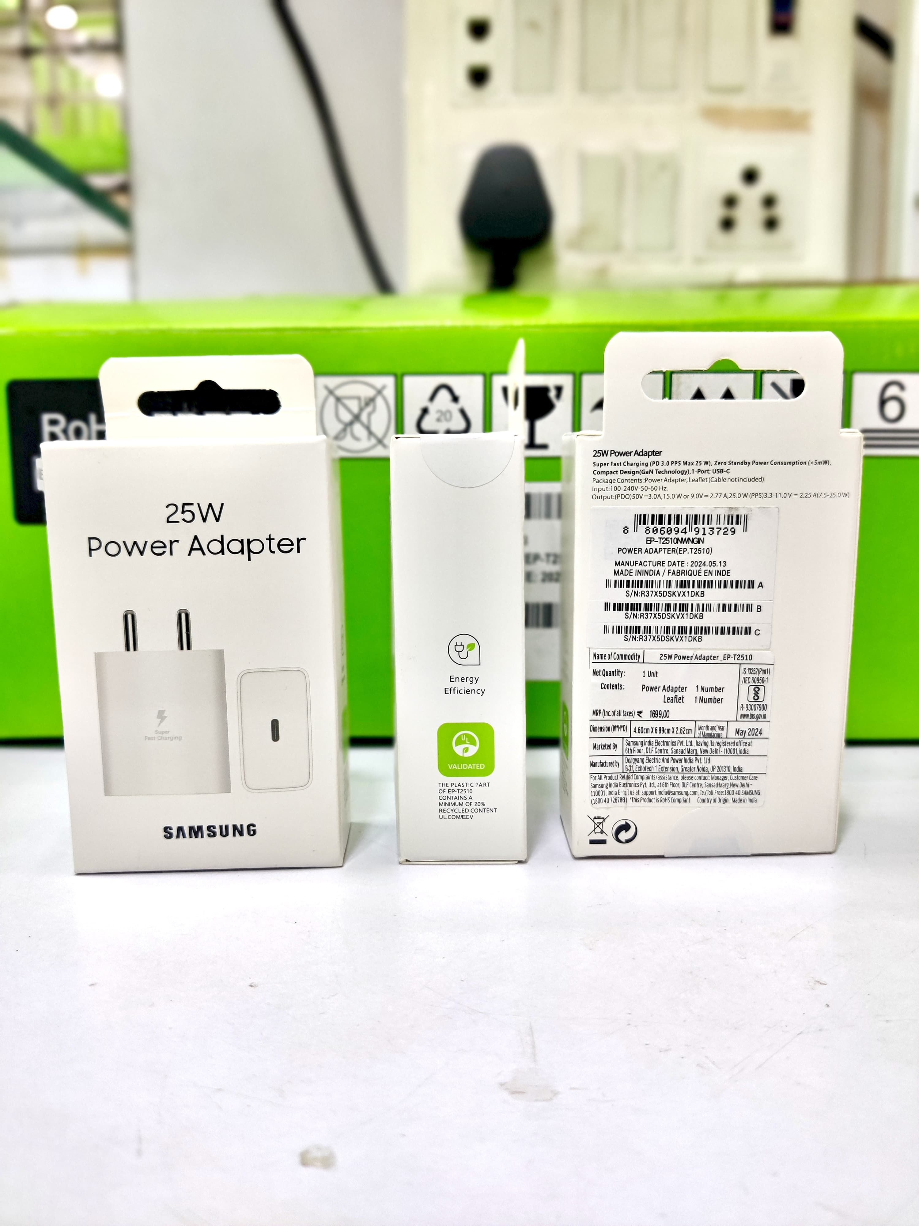 SAMSUNG 25 WATT CHARGER
